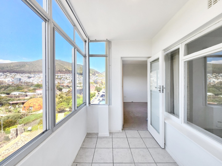 1 Bedroom Property for Sale in Mouille Point Western Cape